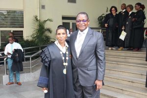 Presidente do Cofre dos Tribunais, Veneranda Matilde Augusto Monjane Maltez de Almeida, com o antigo Presidente do Tribunal Supremo, Mário Mangaze.